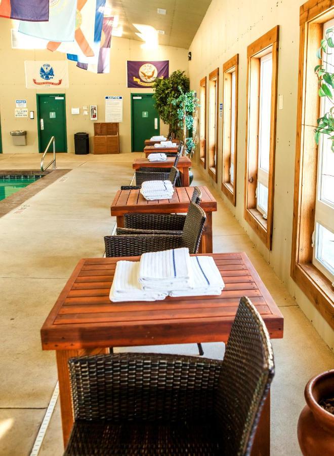 Flying Saddle And Steak House Alojamento de Turismo Selvagem *