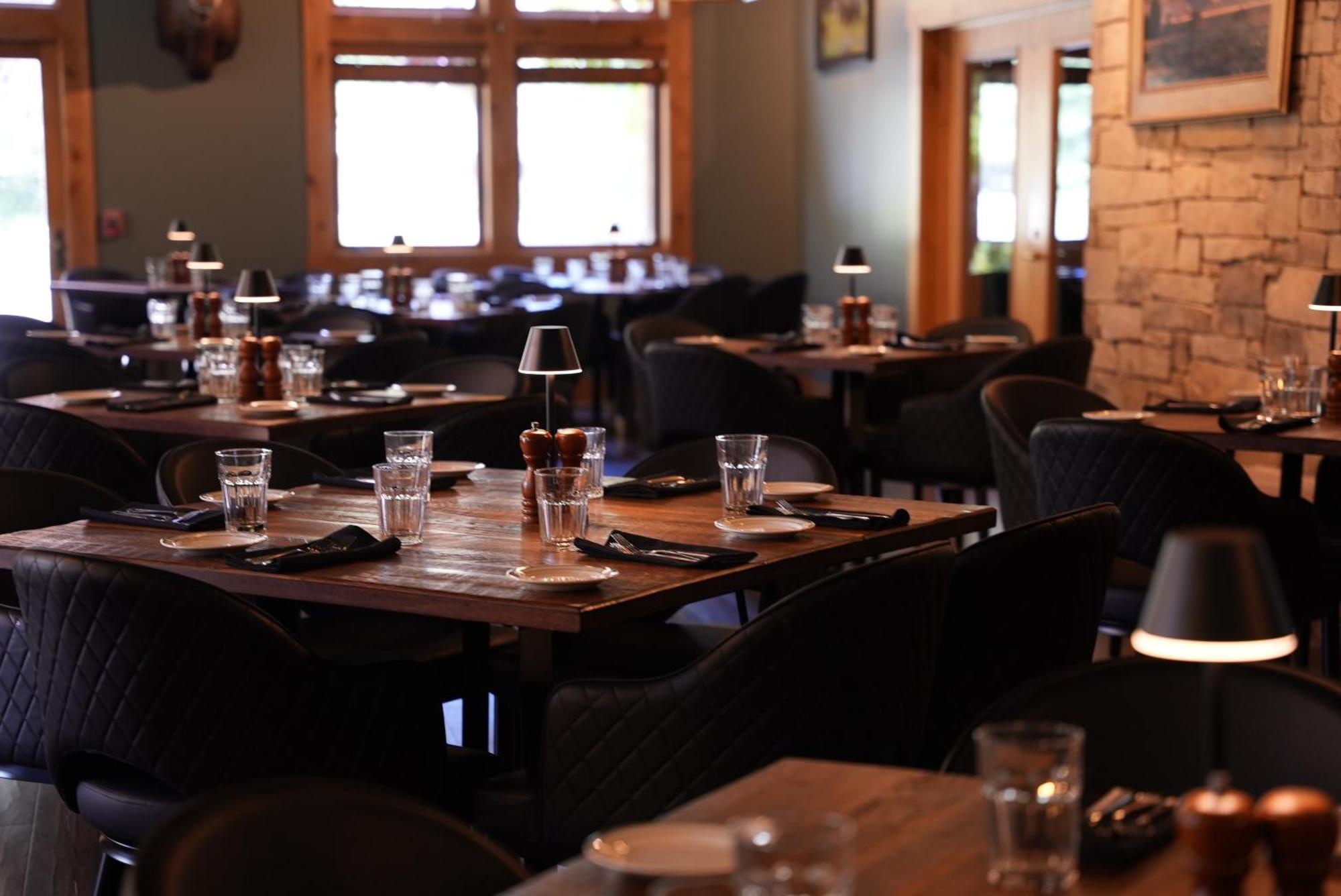 Flying Saddle And Steak House Alojamento de Turismo Selvagem